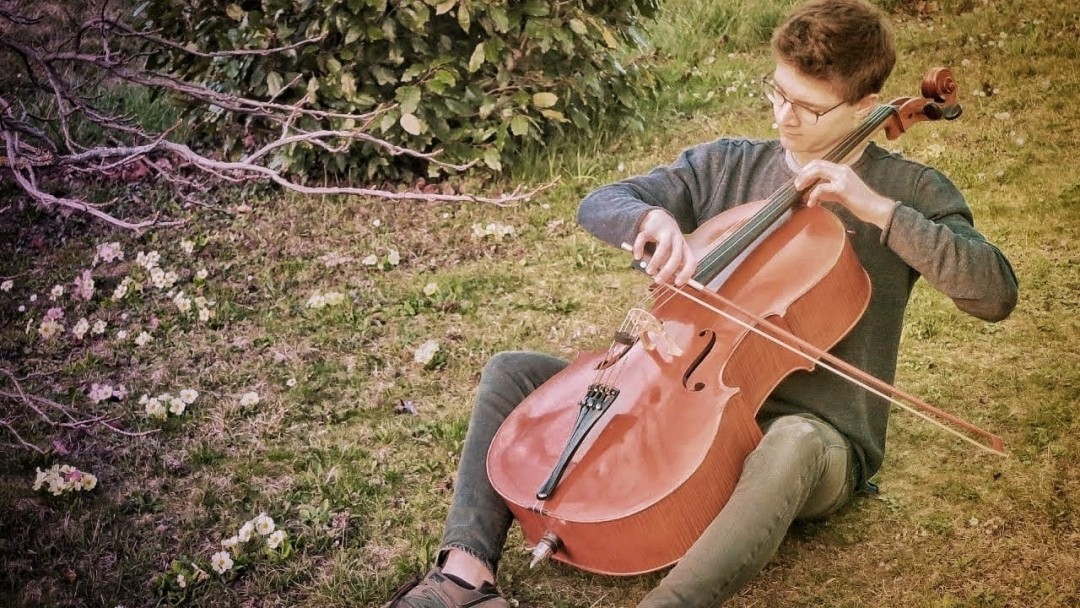 Isolés par l’adversité – Réunis par la musique !